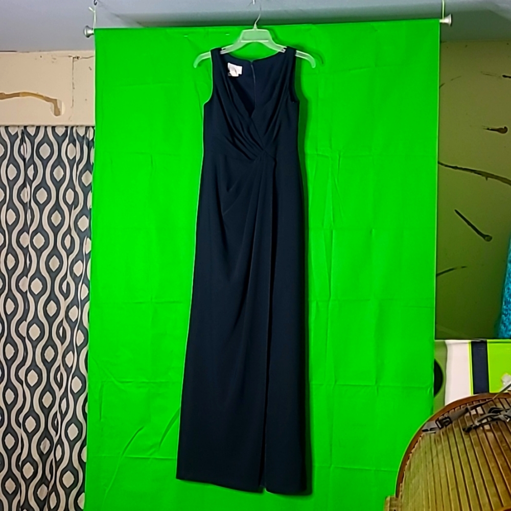 Jenny Packham Midnight Blue Sleeveless Crepe V-Neck Gown Women's Size 6 R